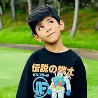 Adrián Guzmán  WhatsApp Channel