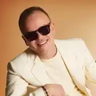 Gigi D'Alessio WhatsApp Channel