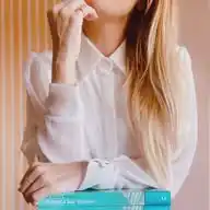 La Vecina Rubia  WhatsApp Channel