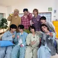Stickers De Los SKZ 🔖 WhatsApp Channel