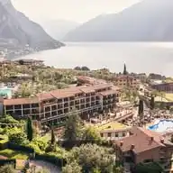 Hotel Caravel WhatsApp Channel