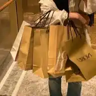 si hobi belanja 🛍️ WhatsApp Channel