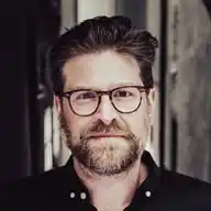 Ivar Leon Menger WhatsApp Channel