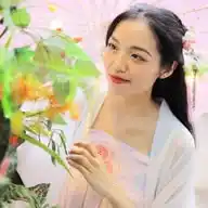 Thúy Thượng Thừa WhatsApp Channel