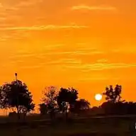 (मतलबी दुनिया में सुकून की तलाश)☺️ WhatsApp Channel