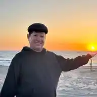 Padre Luis Toro Oficial  WhatsApp Channel