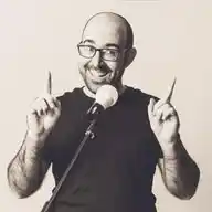אמיר מויאל עוצר מילים לביקורת WhatsApp Channel