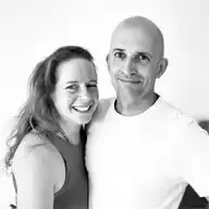 Shunya & Jay - Yoga und Yogatherapie  WhatsApp Channel