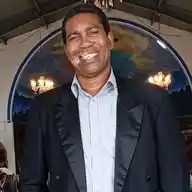 Enrique Clark Brown Oficial PTY WhatsApp Channel
