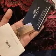 preloved cika WhatsApp Channel