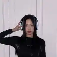 vania kalisha putri WhatsApp Channel