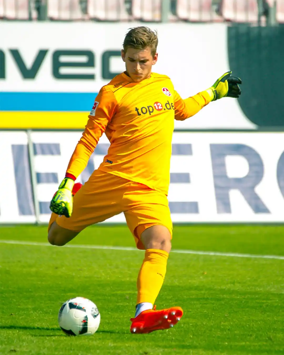 Image from 1. FC Kaiserslautern: Vor knapp 8️⃣ Jahren lief Julian Pollersbeck zum bisher letzten Mal uf...