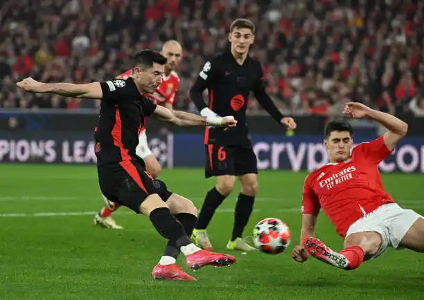 Image from 90min | Barcelona (BR): Partiu Portugal 🇪🇸✈️🇵🇹 | Sorteio da Champions colocou o Benfica co...