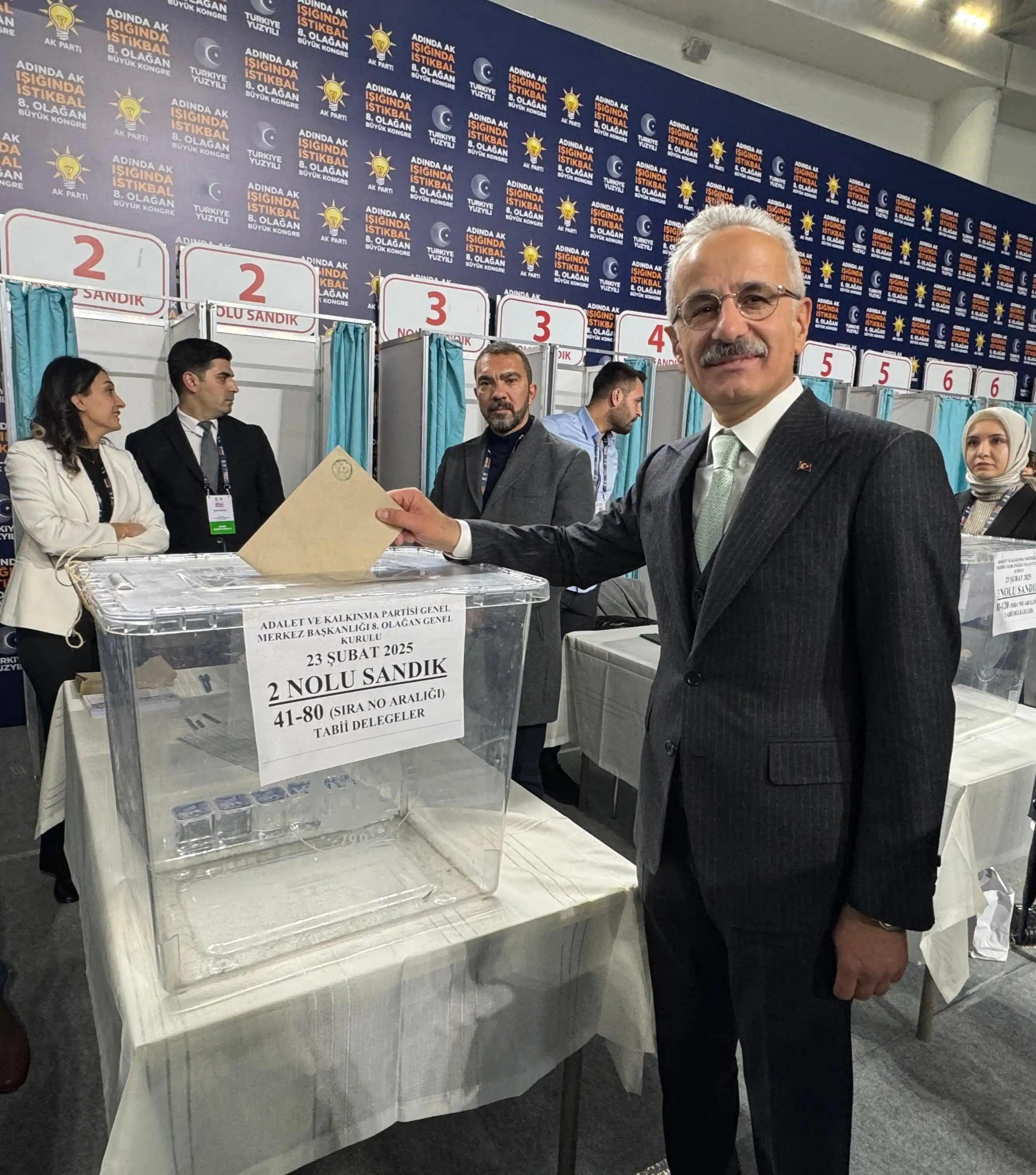 Image from Abdulkadir Uraloğlu: AK Parti 8. Olağan Büyük Kongremizde oyumuzu kullandık. <a class="tex...