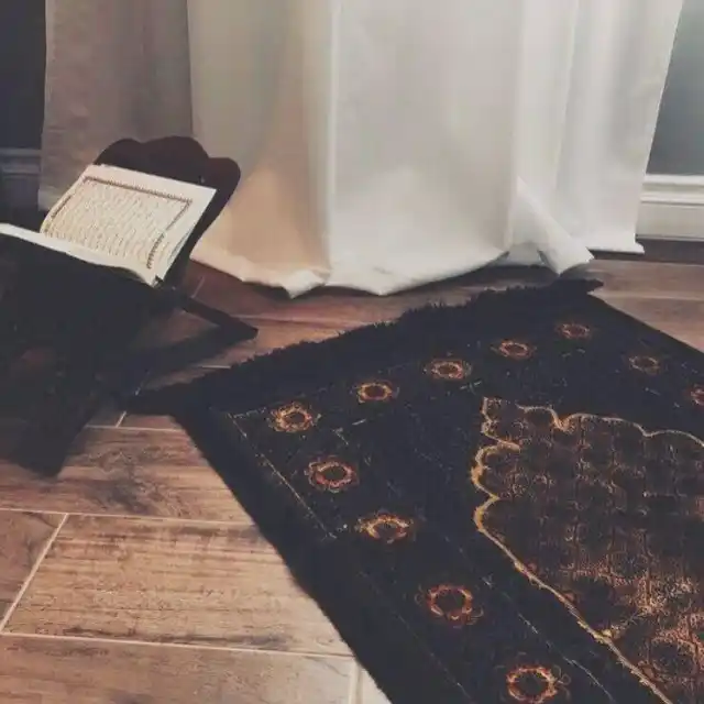 Image from أڪاديمية "يَرْجُونَ تِجَارَةً لَّن تَبُورَ": أعظم بركات القرءان في البكور.. 🌥 *كلما بكَّرت بتلاوة وردك من القرآ...