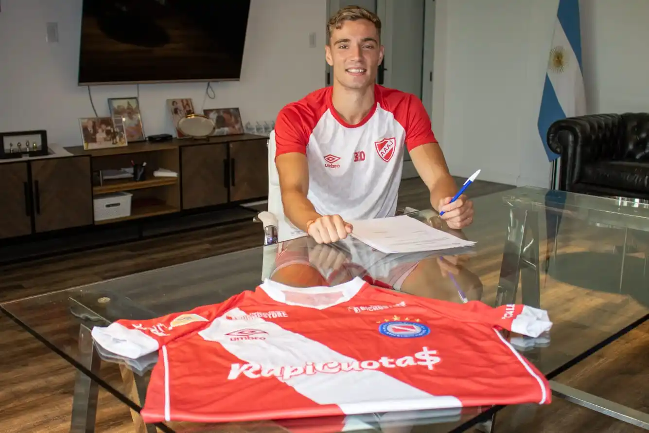 Image from Argentinos Juniors: ✍️ Manuel Brondo renovó su vínculo con <a class="text-blue-500 hover:u...
