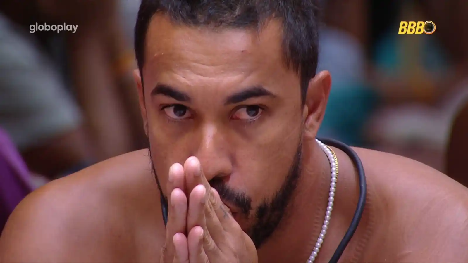 Image from BBB: Vinícius apertou o botão misterioso no gramado! 🚨 O participante veto...