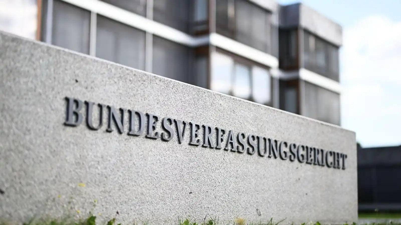 Image from BNN: Guten Abend! Hier kommen unsere Top-Themen für euch: 🔵 Drei junge E...