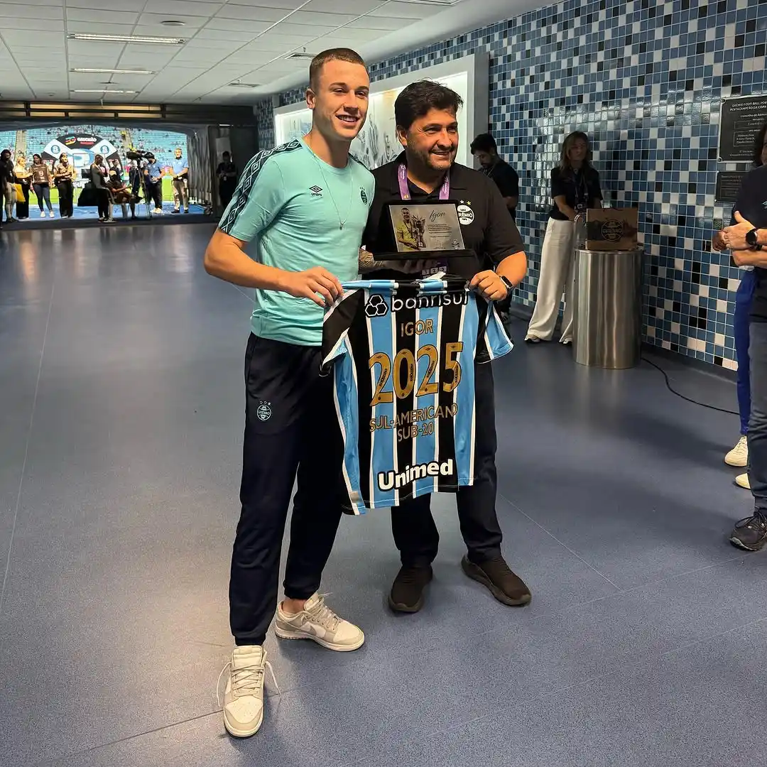 Image from Bolavip | Sou Grêmio: CAMPEÃO SULAMERICANO, TÁ? 🇧🇷  Tem que respeitar o guri, fez história...