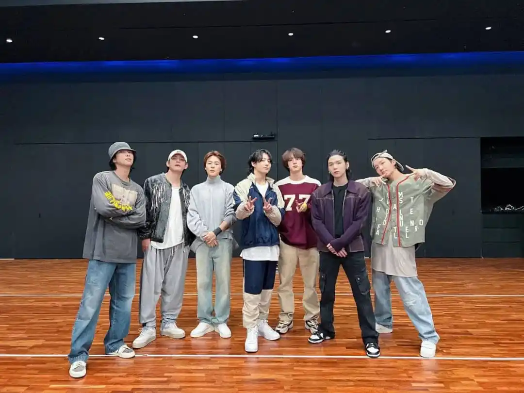 Image from ๐๐๐ ๐ฉ๐๐ฏ๐๐ ๐ญ๐ก๐ ๐ฐ๐๐ฒโท: "Run BTS" de @BTS_twt ha superado 500 millones de streams en Spotify! ...