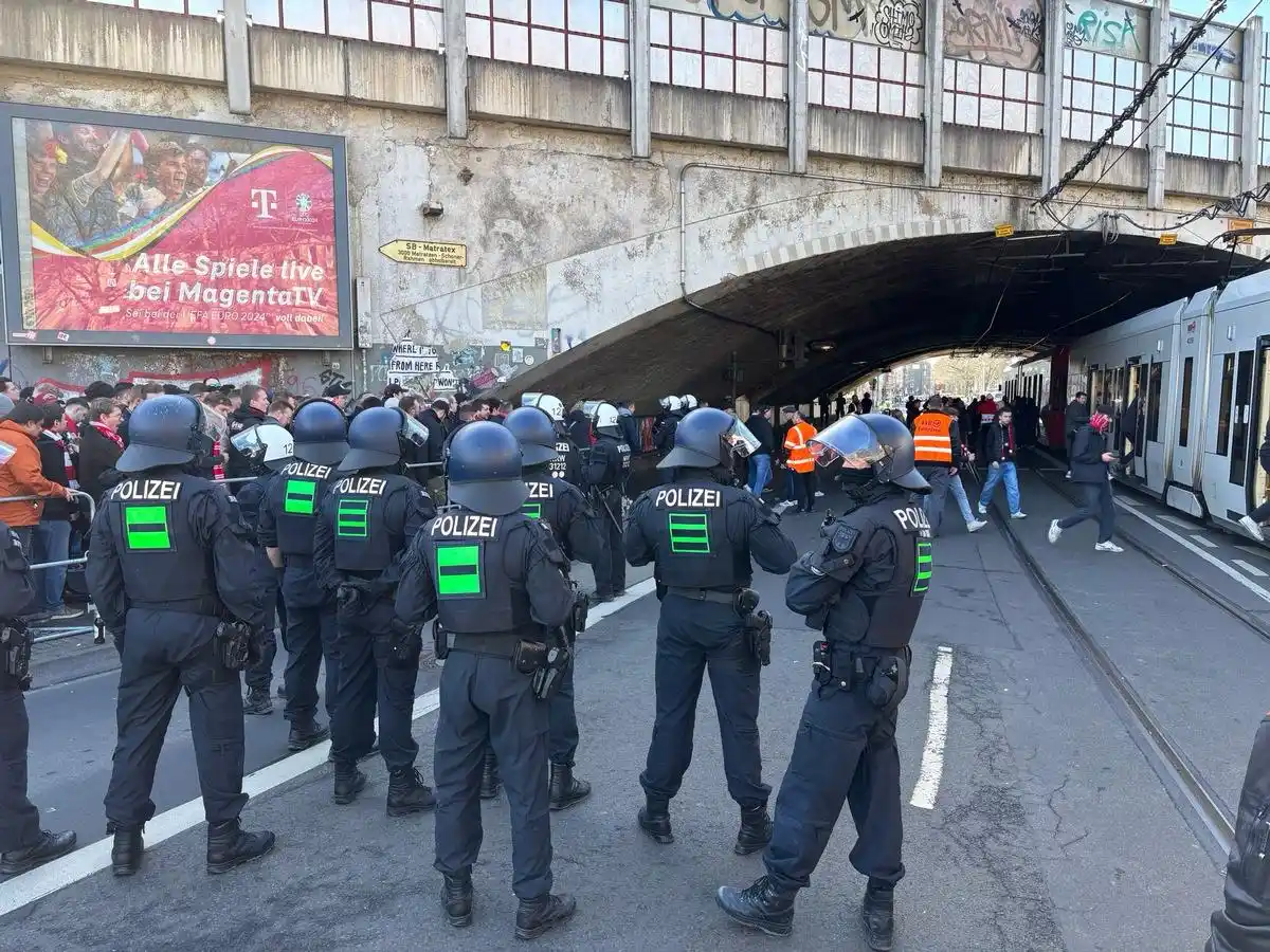 Image from Bundespolizei : *Meldungen vom Wochenende* *Bundespolizei im Einsatz - Zweite Fußball...