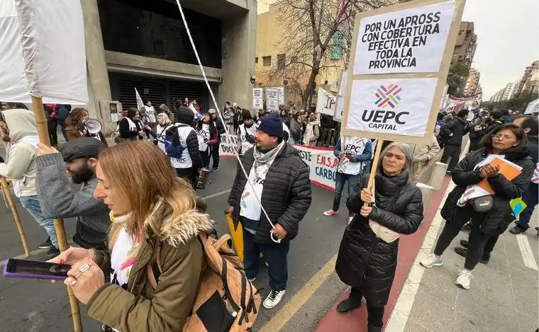 Image from Cadena 3 Argentina: *La UEPC rechazó la oferta del Gobierno de Córdoba y analiza un nuevo ...