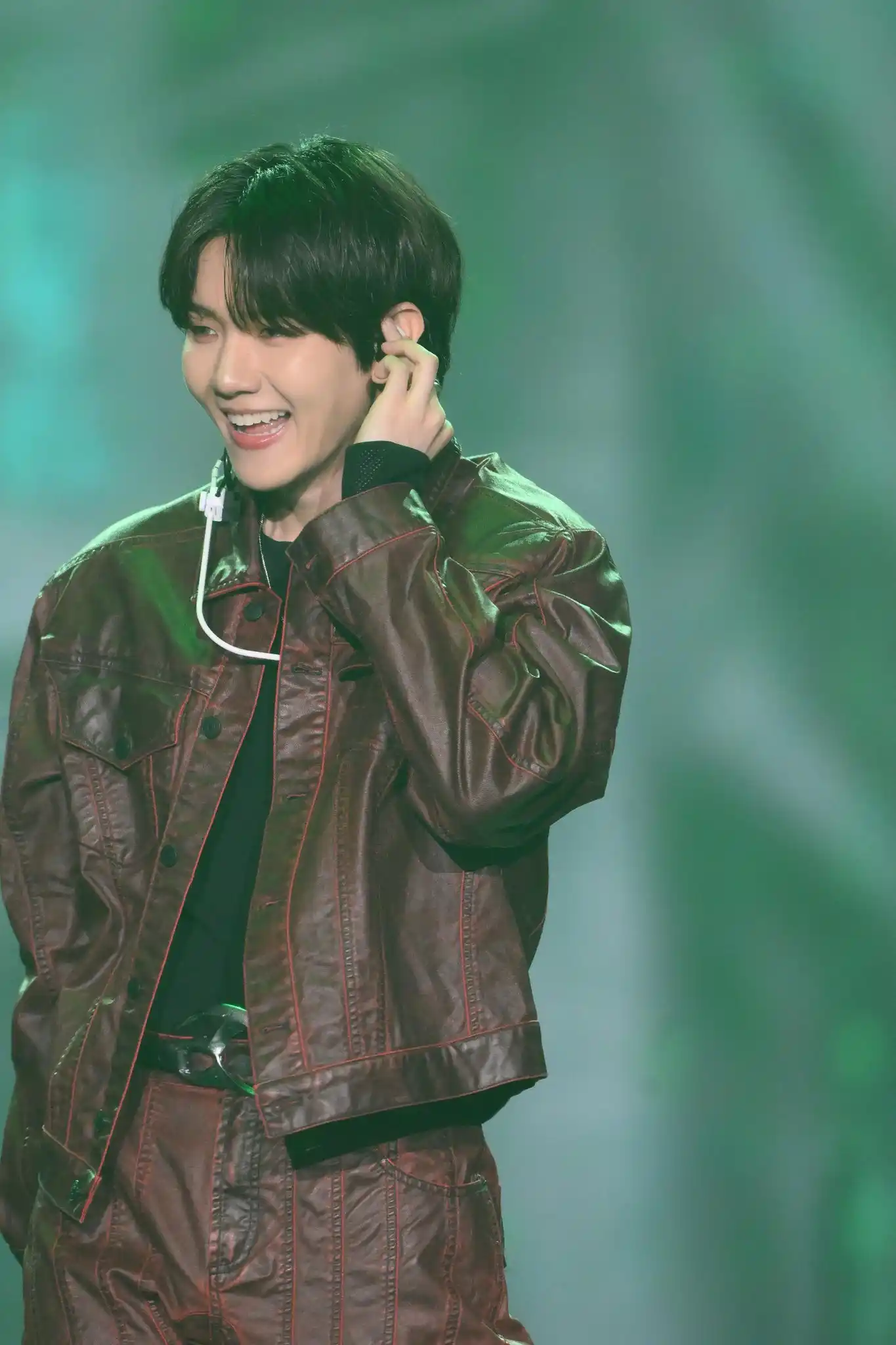 Image from EXO: 🐰 𝐑𝐀𝐁𝐁𝐈𝐓 𝐓𝐎 𝐓𝐇𝐄 𝐌𝐎𝐎𝐍 𝟐𝟎𝟐𝟓 🌕 ❤️ BAEKHYUN 🌟 เจ้าพ...