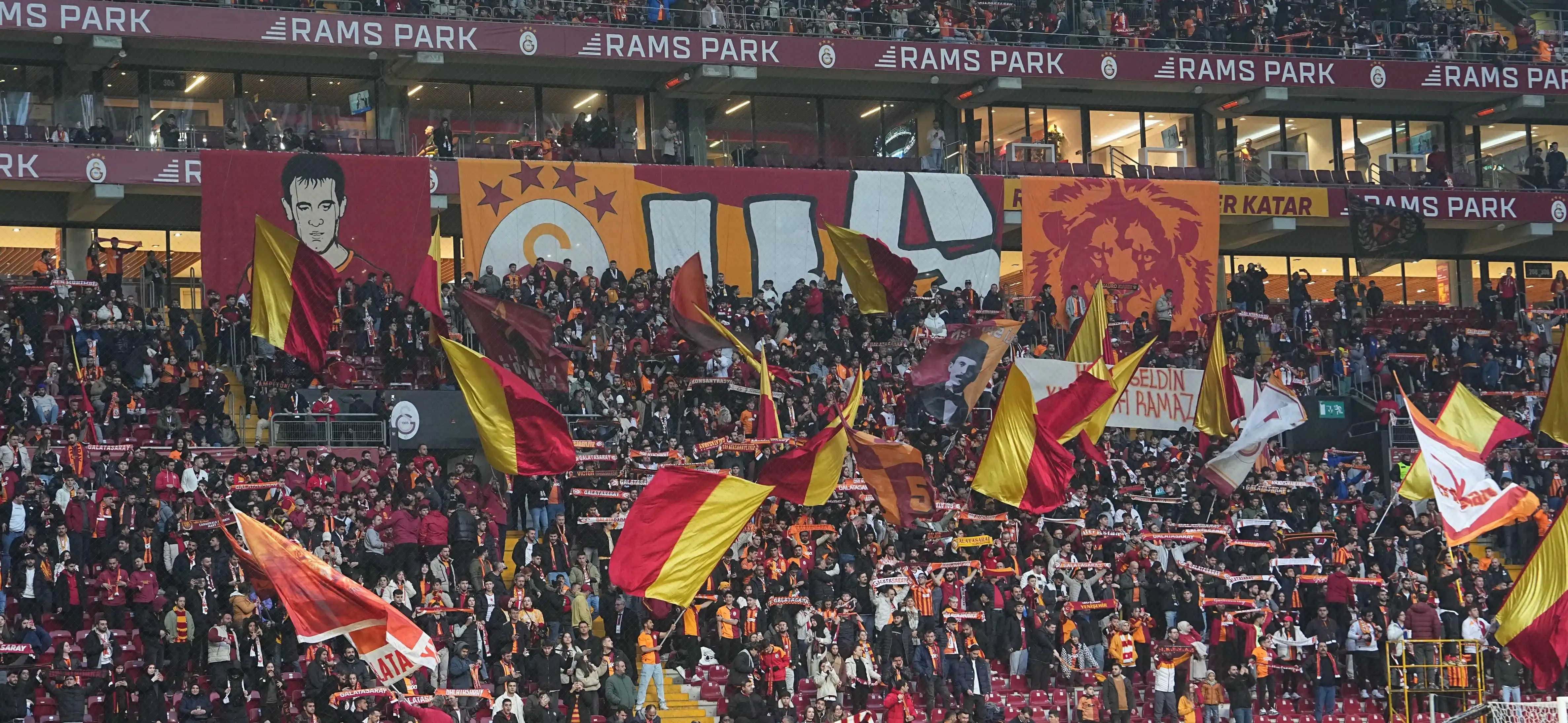 Image from Galatasaray: 🦁 Büyük Galatasaray taraftarı her zaman ve her yerde olduğu gibi takı...