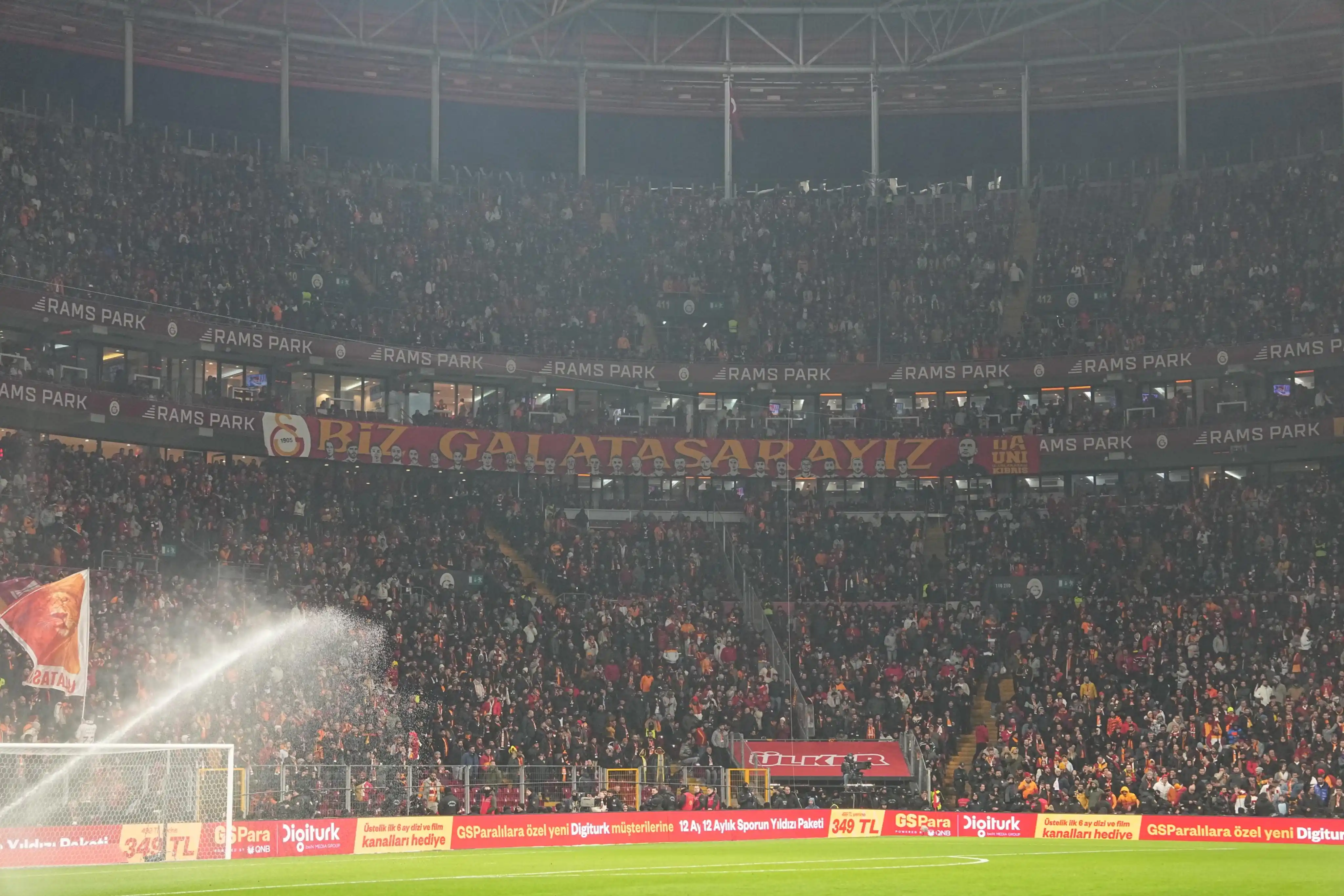 Image from Galatasaray: 🦁 Büyük Galatasaray taraftarı her zaman ve her yerde olduğu gibi takı...