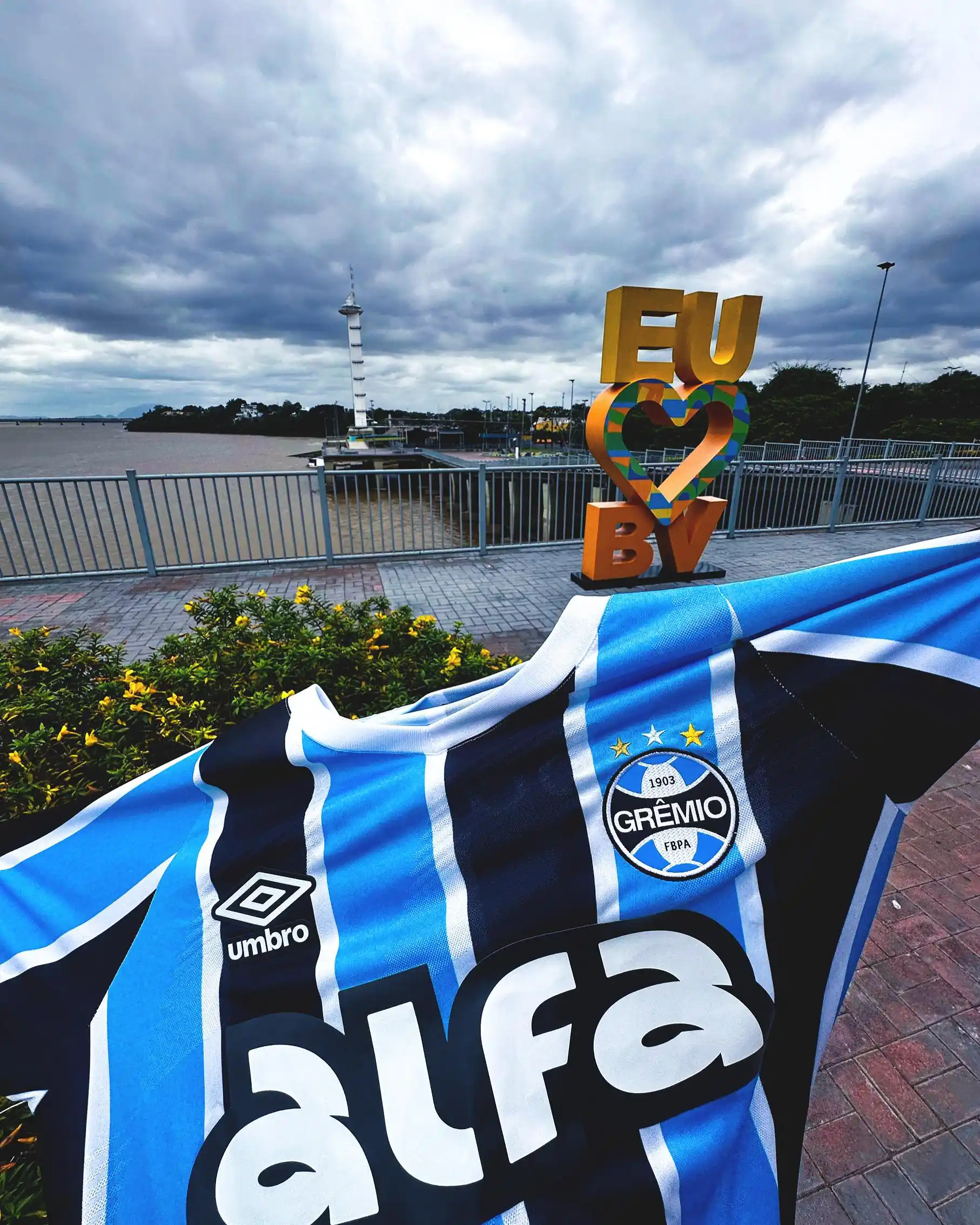 Image from Grêmio FBPA : TRICOLOR DE NORTE A SUL! 🇪🇪💙 Se é dia de Copa aqui em Boa Vista, en...