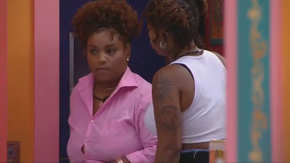 Image from gshow | Novelas, TV e Famosos: *Camilla* retorna para casa do *BBB 25* após 7 horas no quarto do Barr...