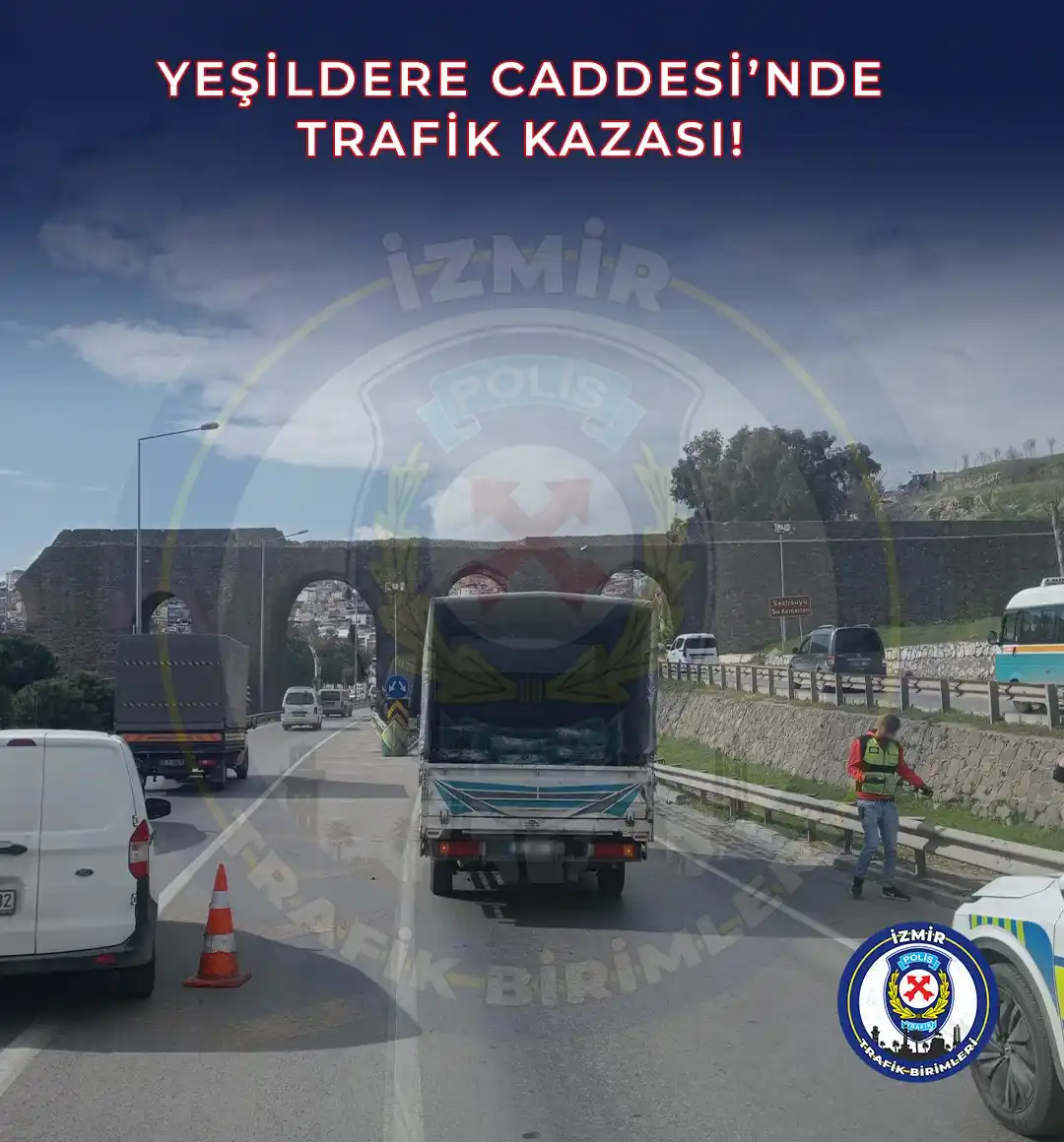 Image from İzmir Emniyet Müdürlüğü Trafik Birimleri: *YEŞİLDERE CADDESİ’NDE TRAFİK KAZASI!* Yeşildere Caddesi üzeri Karabağ...
