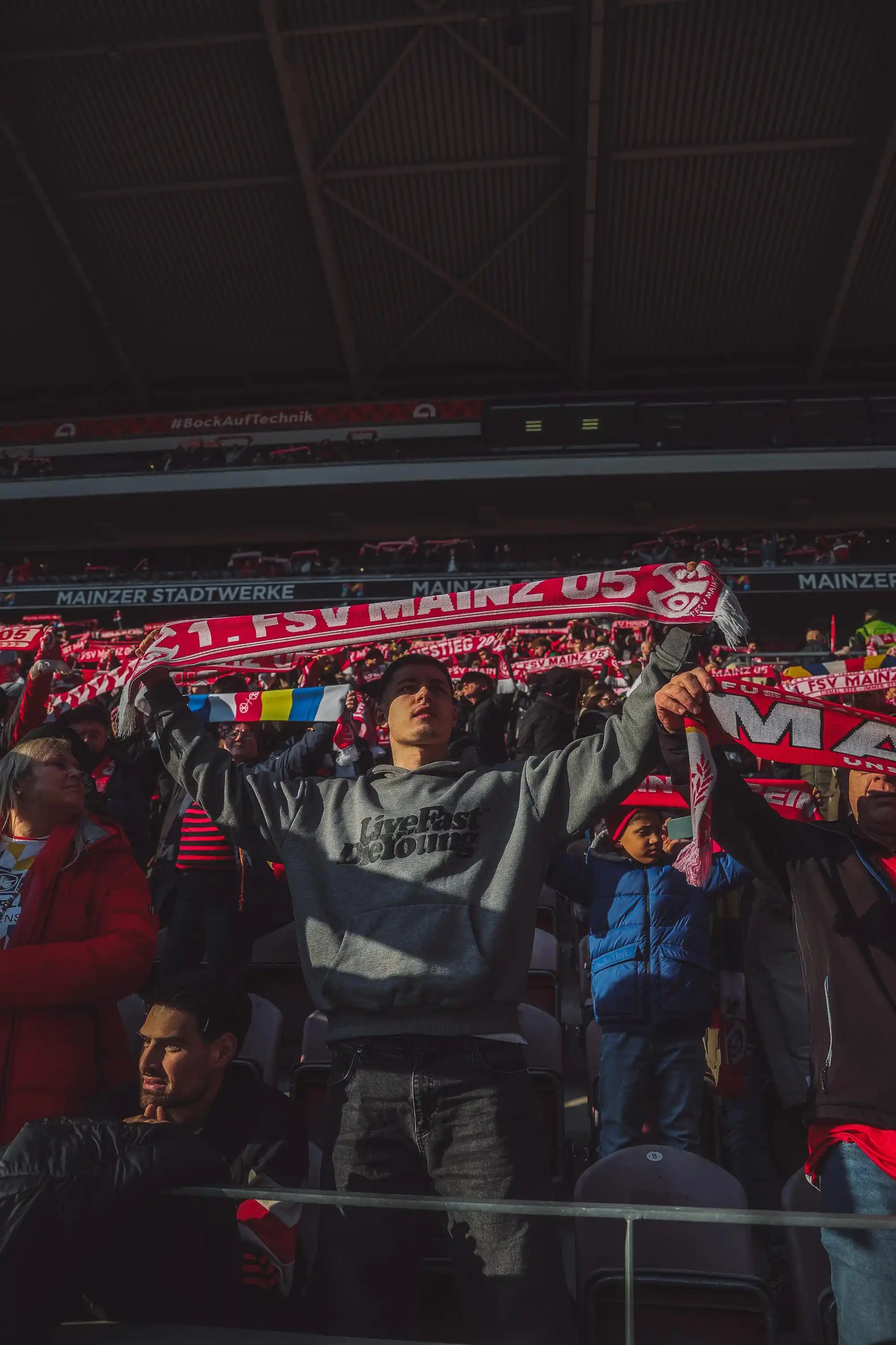 Image from Mainz 05: MG & DK-Inhaber VVK-START für Dortmund und Kiel! 🔴⚪️ Zu den Tickets:...