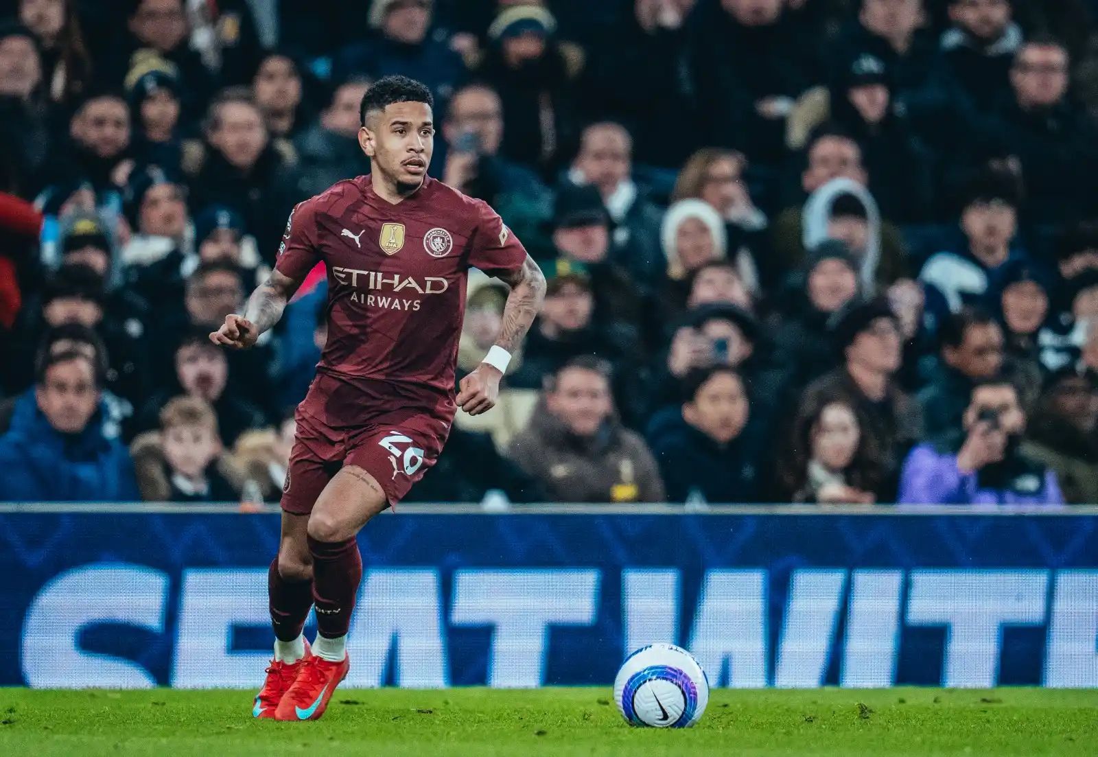 Image from Man City Português : 80'. Retal final em Londres ⏳ ⚪ 0 X 1 🤎 | <a class="text-blue-500 ho...