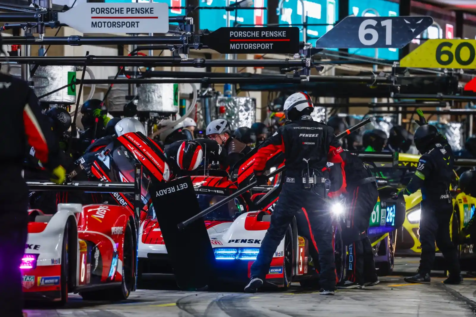 Image from Porsche Motorsport: *WEC: Multiple ways to get close to the “Qatar 1812km” action* ➡️ ...