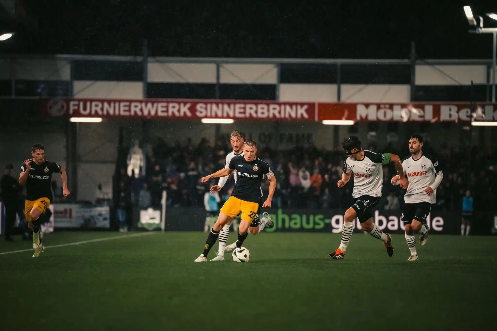 SG Dynamo Dresden post