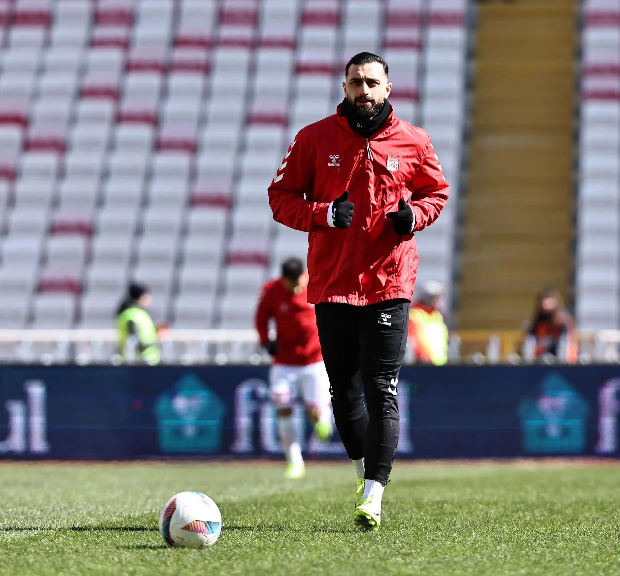 Image from Sivasspor: Son Hazırlıklar! Tümosan Konyaspor maçı öncesi ısınmak için sahadayı...