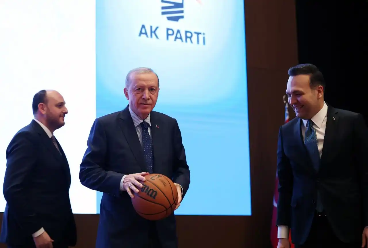 Image from TRT Haber: Cumhurbaşkanı Erdoğan, AK Parti Kadın ve Gençlik Kolları MKYK toplantı...