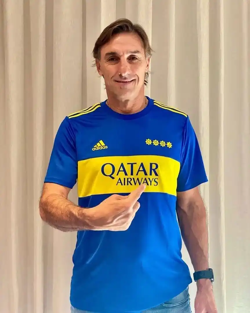 Image from TyC Sports: 👊 *SCHIAVI, DURO CON GAGO Y MARCHESÍN TRAS LA ELIMINACIÓN DE BOCA*🗣️...