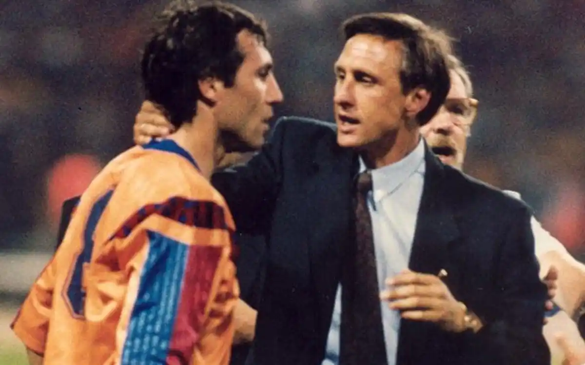 Image from Vsports Team: "Un día Cruyff me apostó 100 mil pesetas a que no hacía dos goles. Hic...