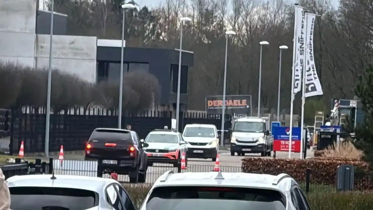 Image from VRT NWS: In Balen wordt momenteel gezocht naar het lichaam van Heidi De Scheppe...