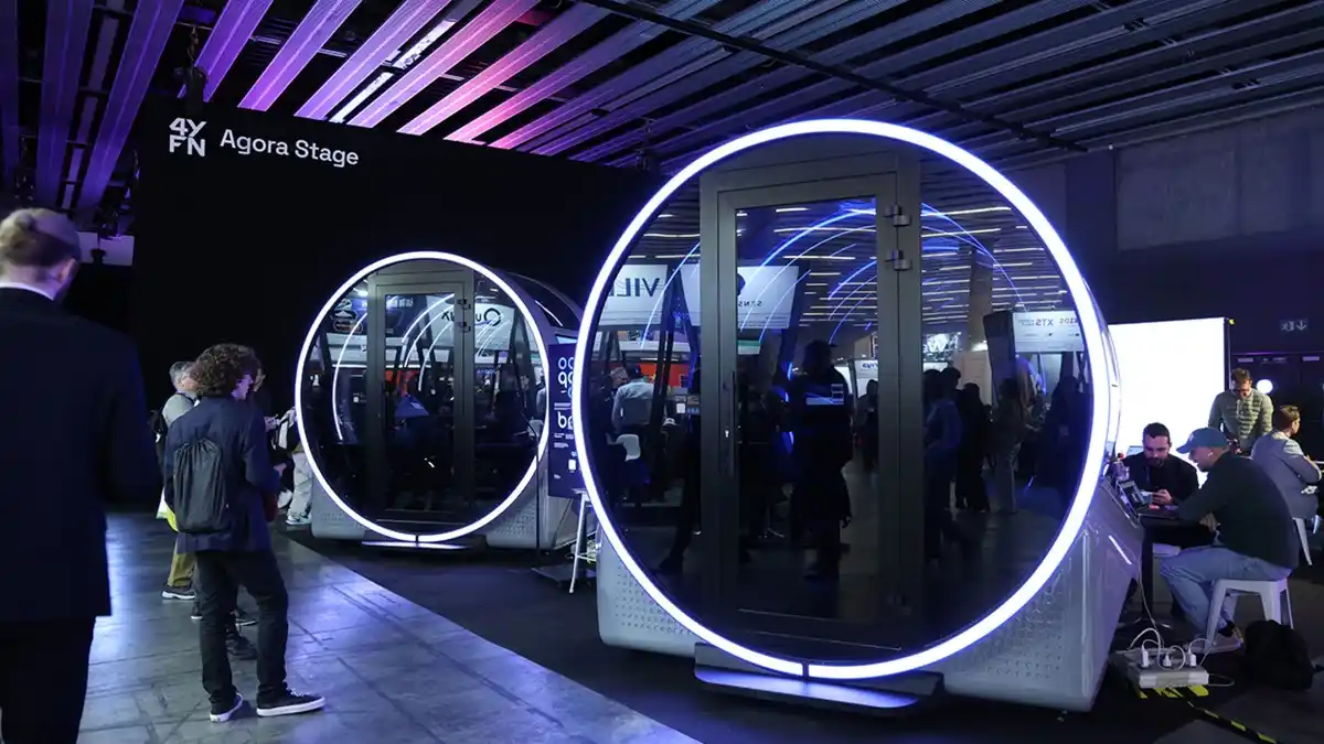 Image from Andro4all: 🔊Los pensadores más icónicos quieren conquistar el MWC25, y estas son...