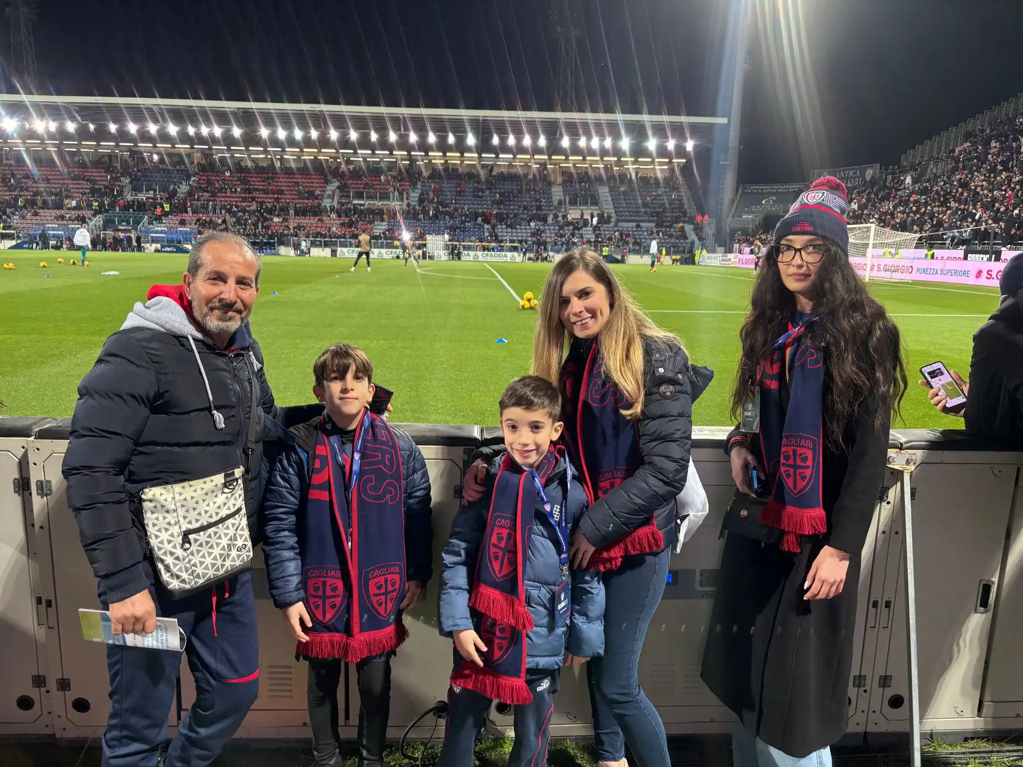Image from Cagliari Calcio: Partecipa alla conferenza stampa con il mister, accompagna i tuoi idol...