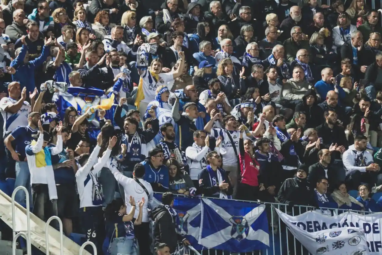 Image from CD Tenerife: 🎥 𝐼𝑁𝑆𝐼𝐷𝐸 <a class="text-blue-500 hover:underline cursor-pointer...