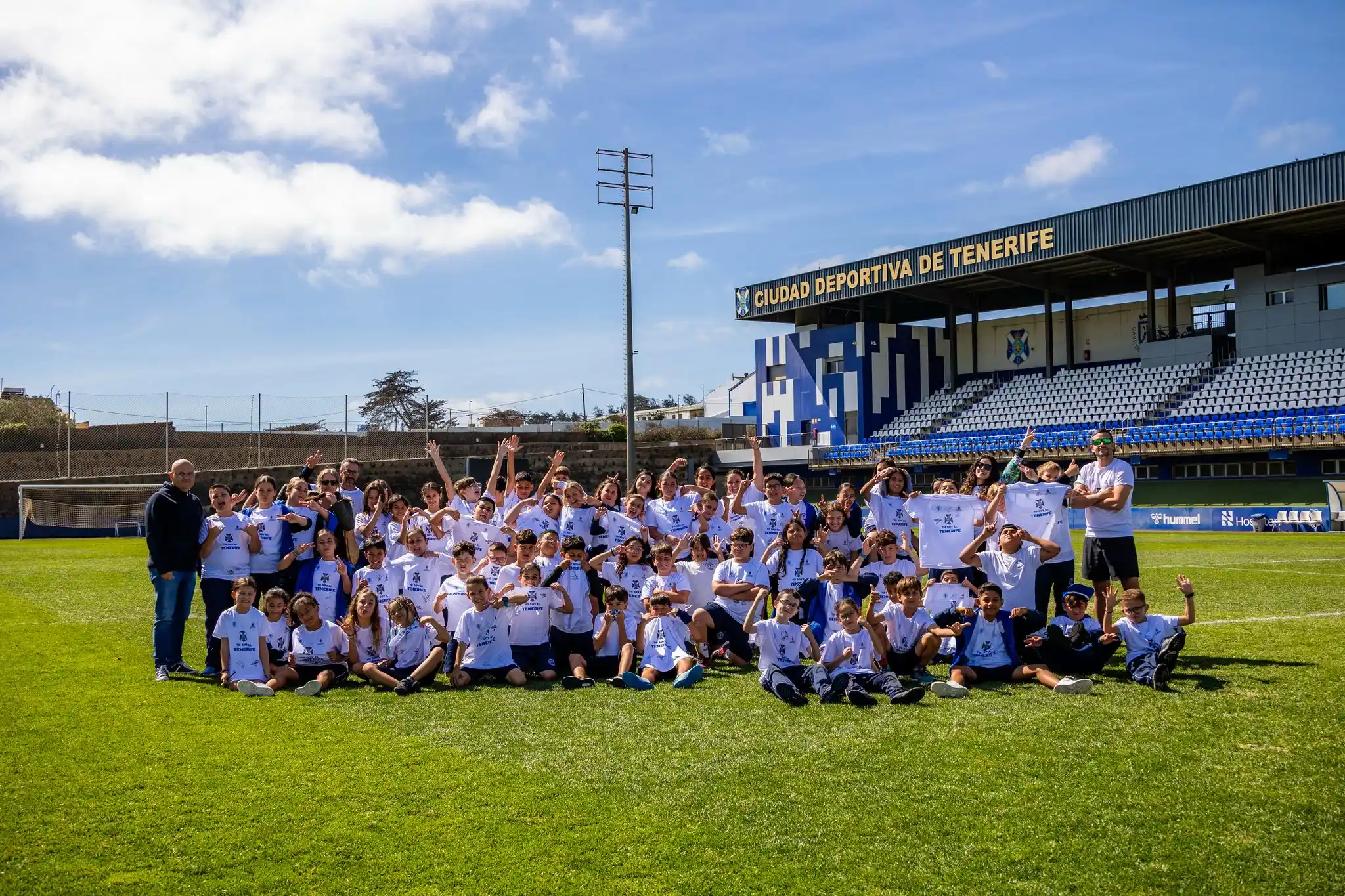 Image from CD Tenerife: Escolares de quinto de Primaria del CEIP El Monte en la vigésimo terce...