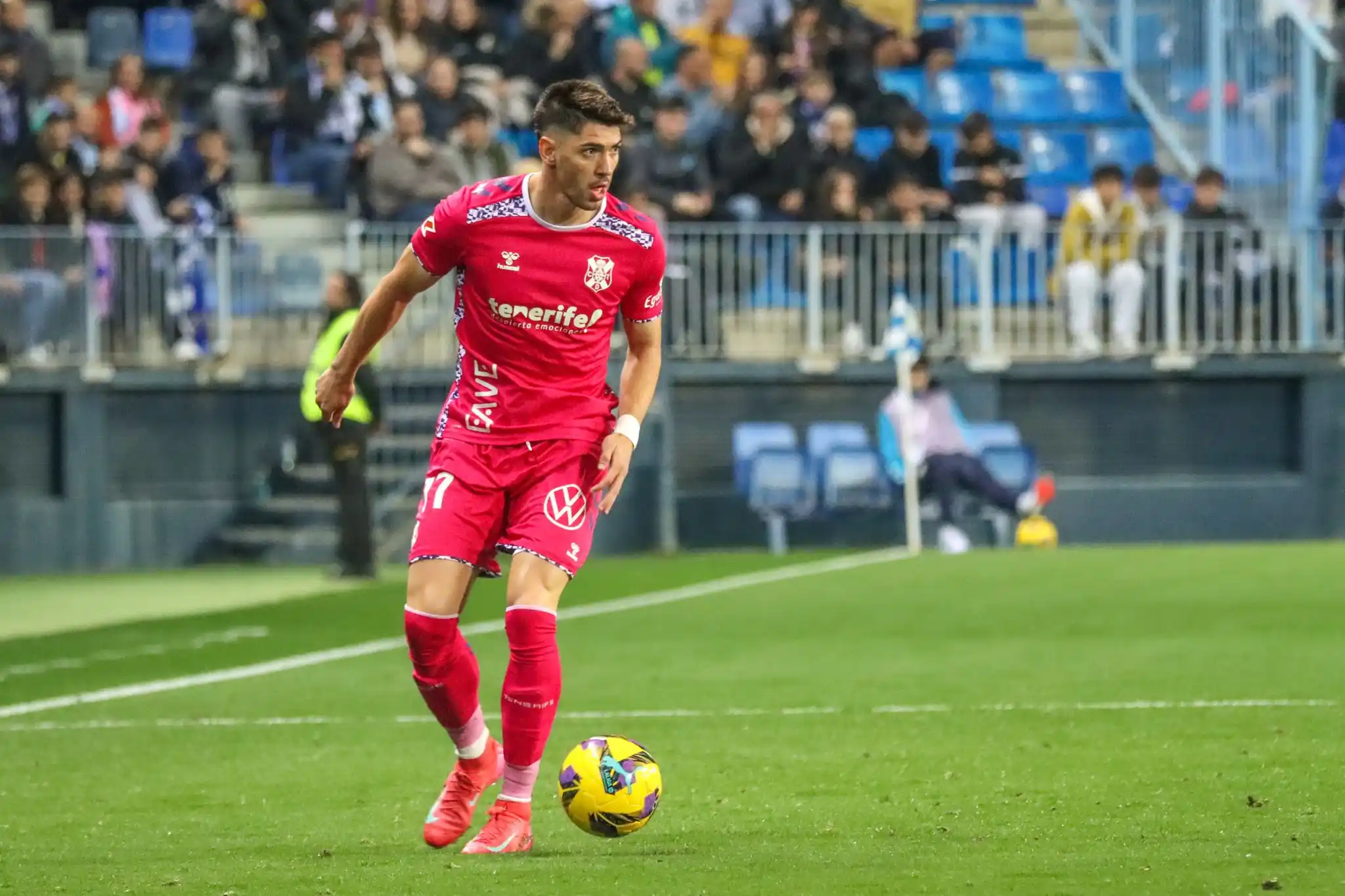 Image from CD Tenerife: Los jugadores blanquiazules, con la mente puesta en el próximo partido...
