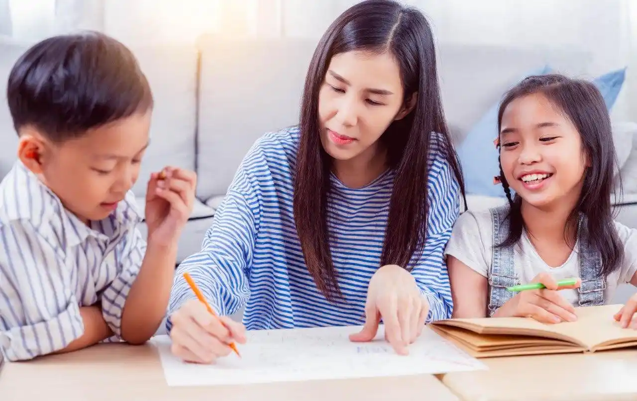 Image from CNA: For stay-at-home mums, it's very easy to completely neglect one's own ...