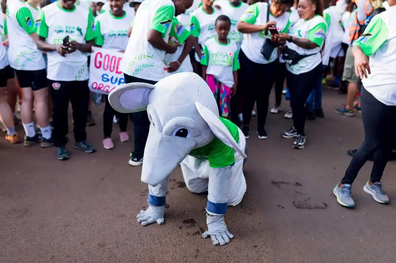 Image from CRDB Bank Plc: Swahiba Jumbo katusapraizi sana😂! Juzi alitupigia simu akatuambia pi...