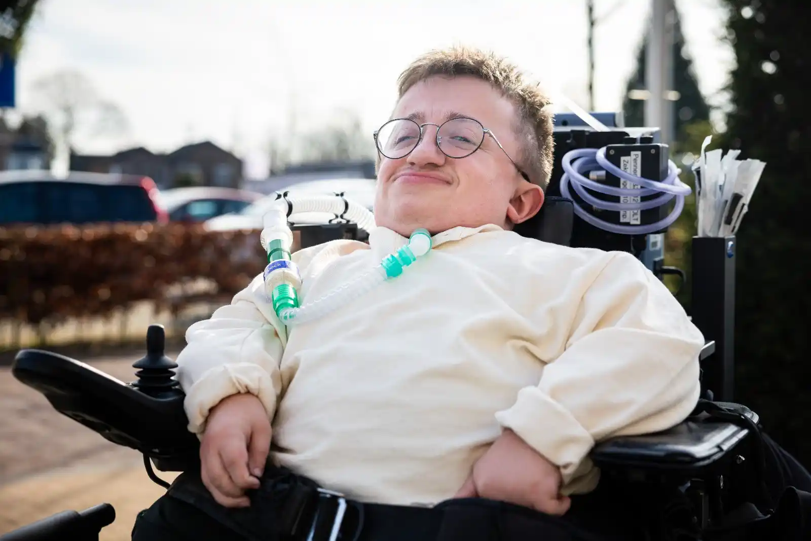 Image from De Stentor: *Bijzondere actie* 🙏🏼 Van kinds af aan krijgt hij al intensieve zor...