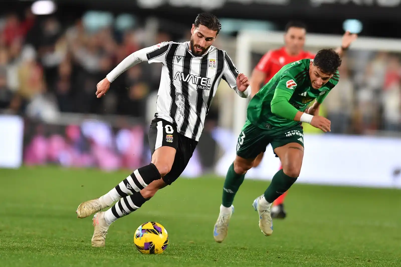 Image from FC Cartagena: https://www.fccartagena.es/noticias/parte-medico-de-luis-munoz...